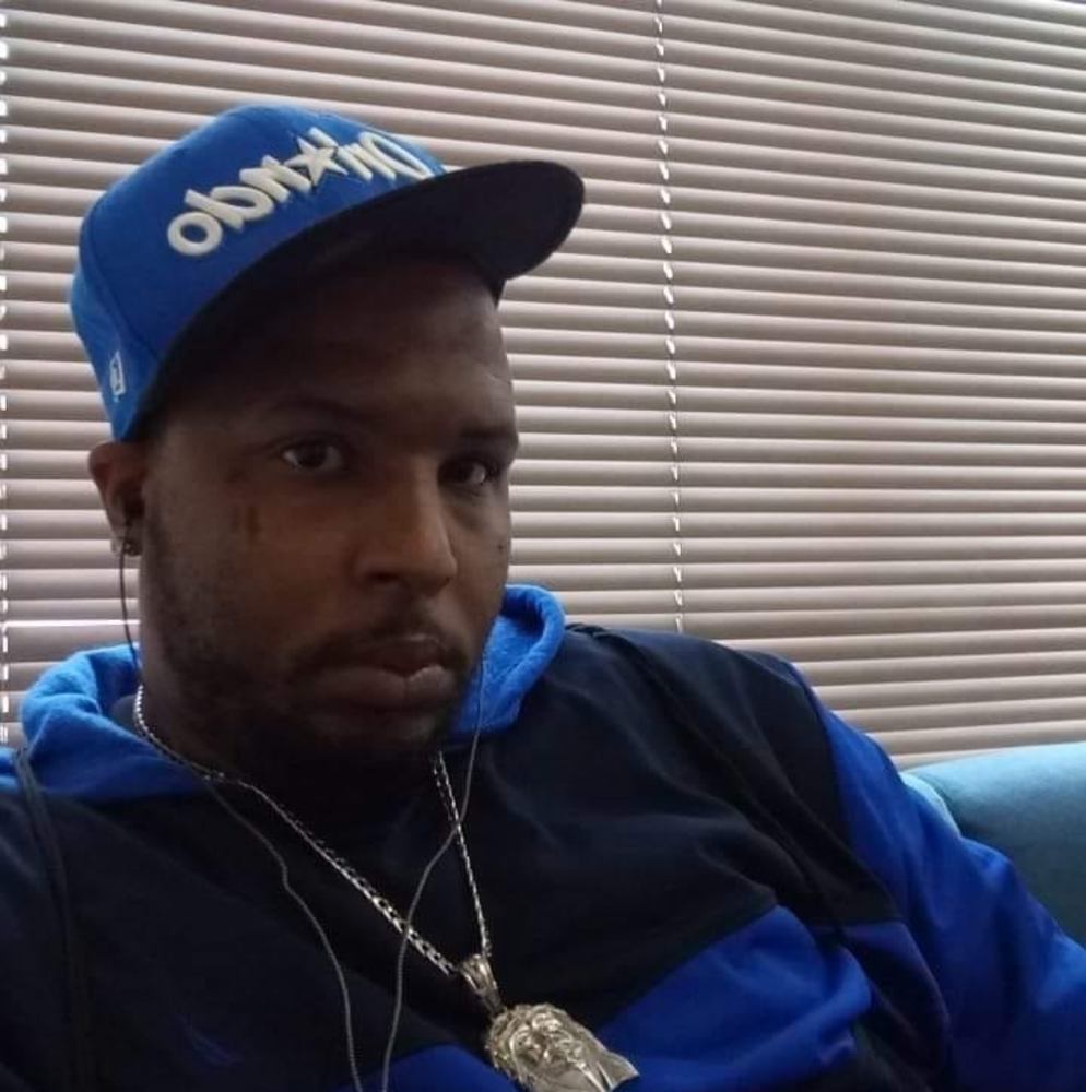 Meet your Posher, Emilio